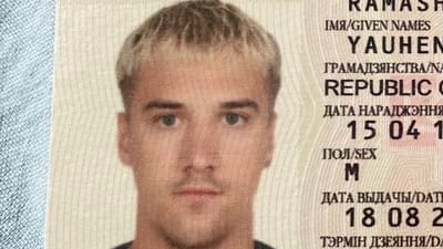 Czarna męska torba z paszportem