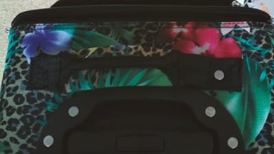Zgubiony telefon Oppo z akcesoriami
