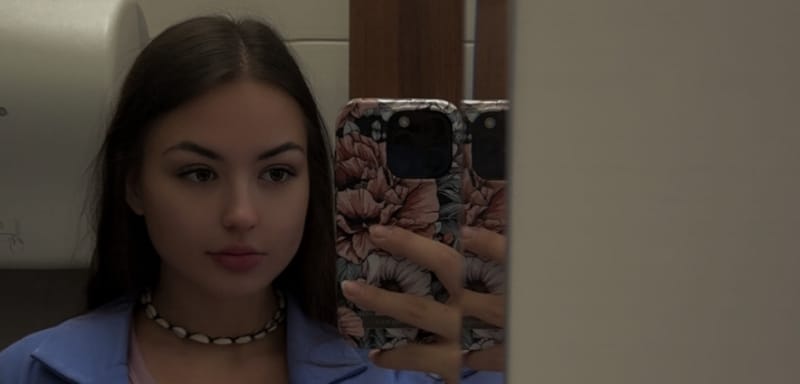 Czarny iPhone 15 Pro - Zdjęcie 2