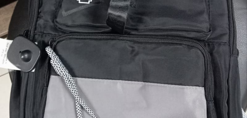 Plecak z tabletem i dyplomem - Zdjęcie 2